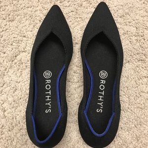 Rothys Black Pointy Toe Flats (size 8)